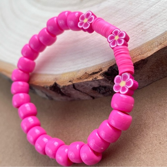 Handcrafted Floral Pink Beaded Bracelet - Picture 7 of 7